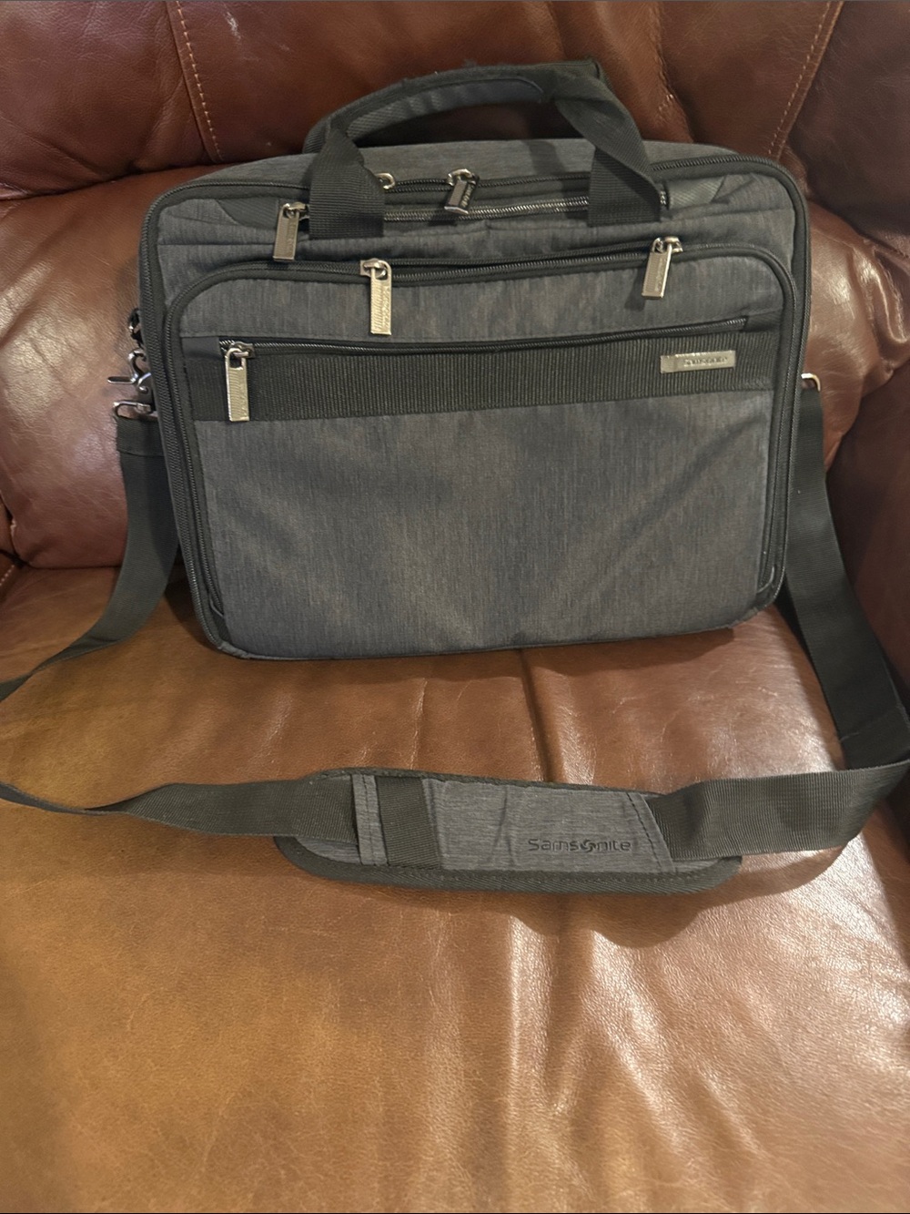 Samsonite Dark Gray Men's Laptop Briefcase with Shoulder Strap